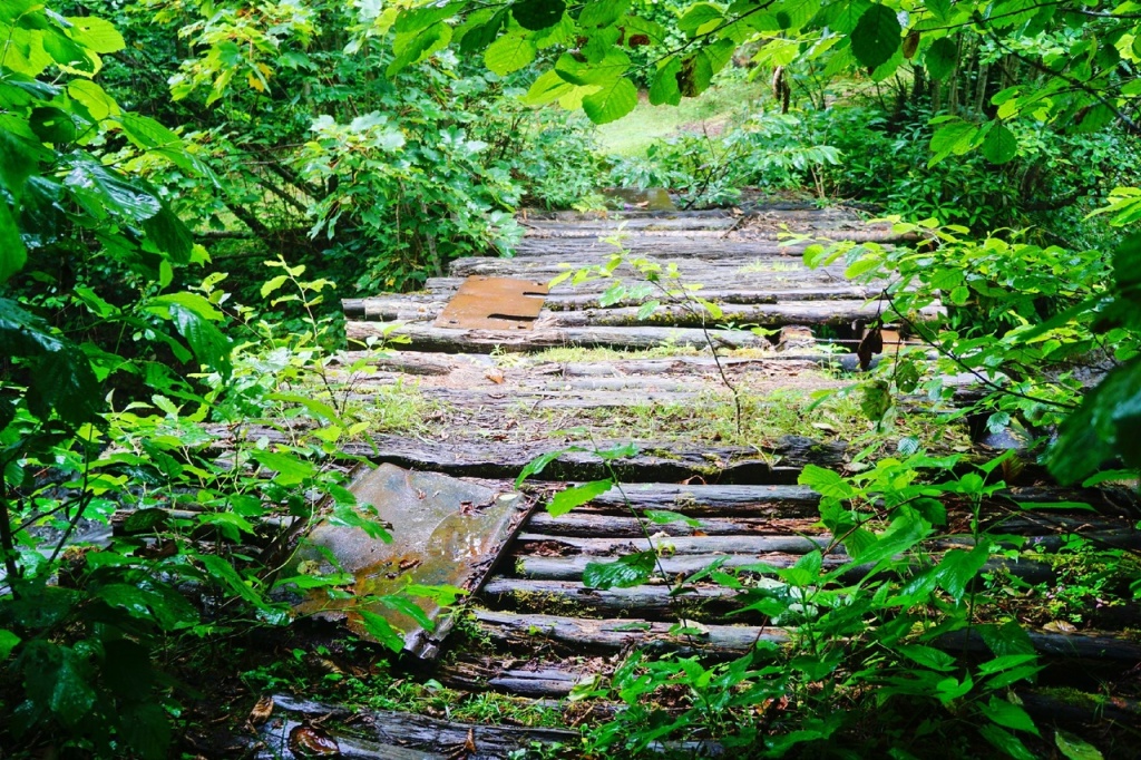 мостик по дороге к Акармарской пещере.jpg
