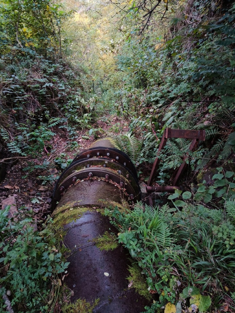 Труба Джирхва ГЭС.jpg