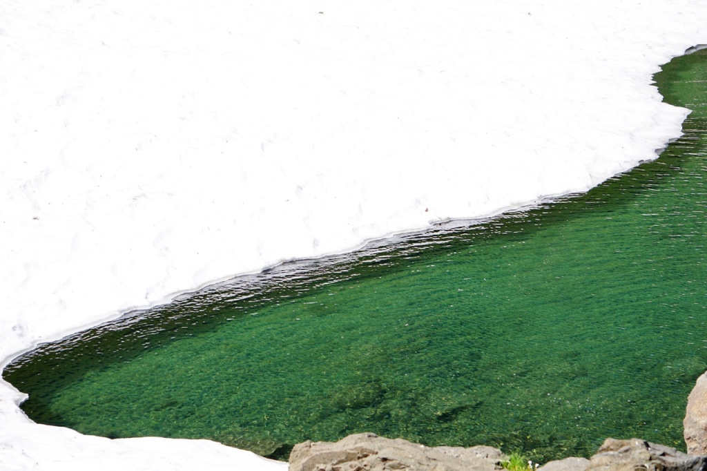 озеро Чхо снег.jpg