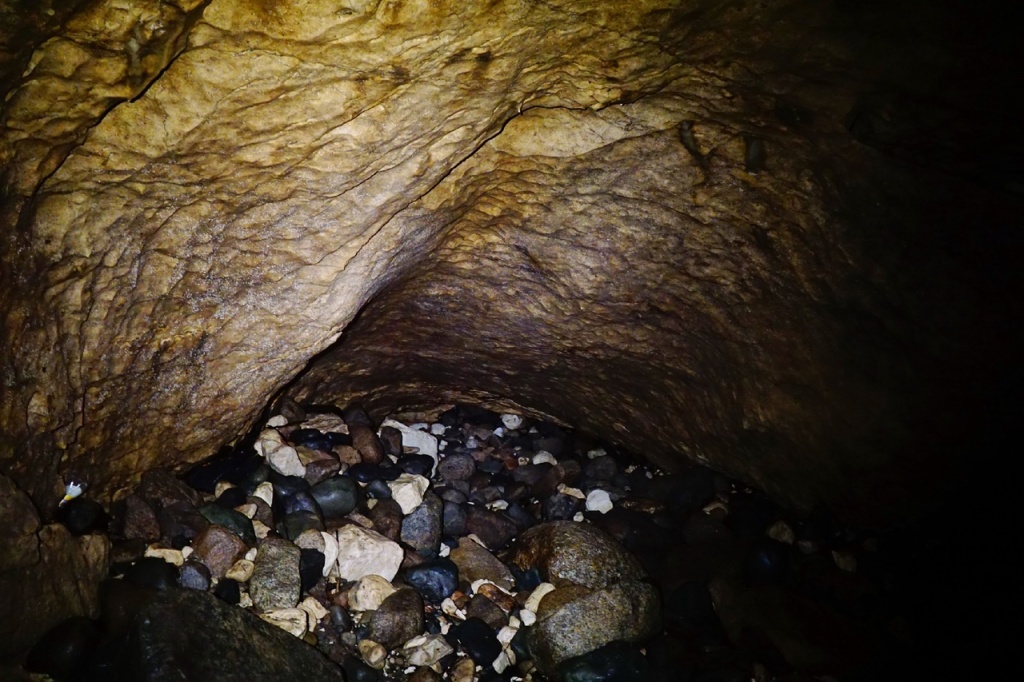 Пещера Холодная грот.jpg